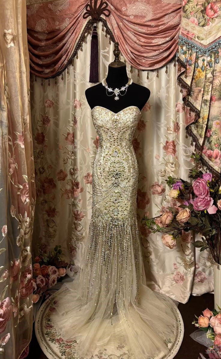 Robe de bal longue style sirène champagne à perles et décolleté en cœur, DP4297
