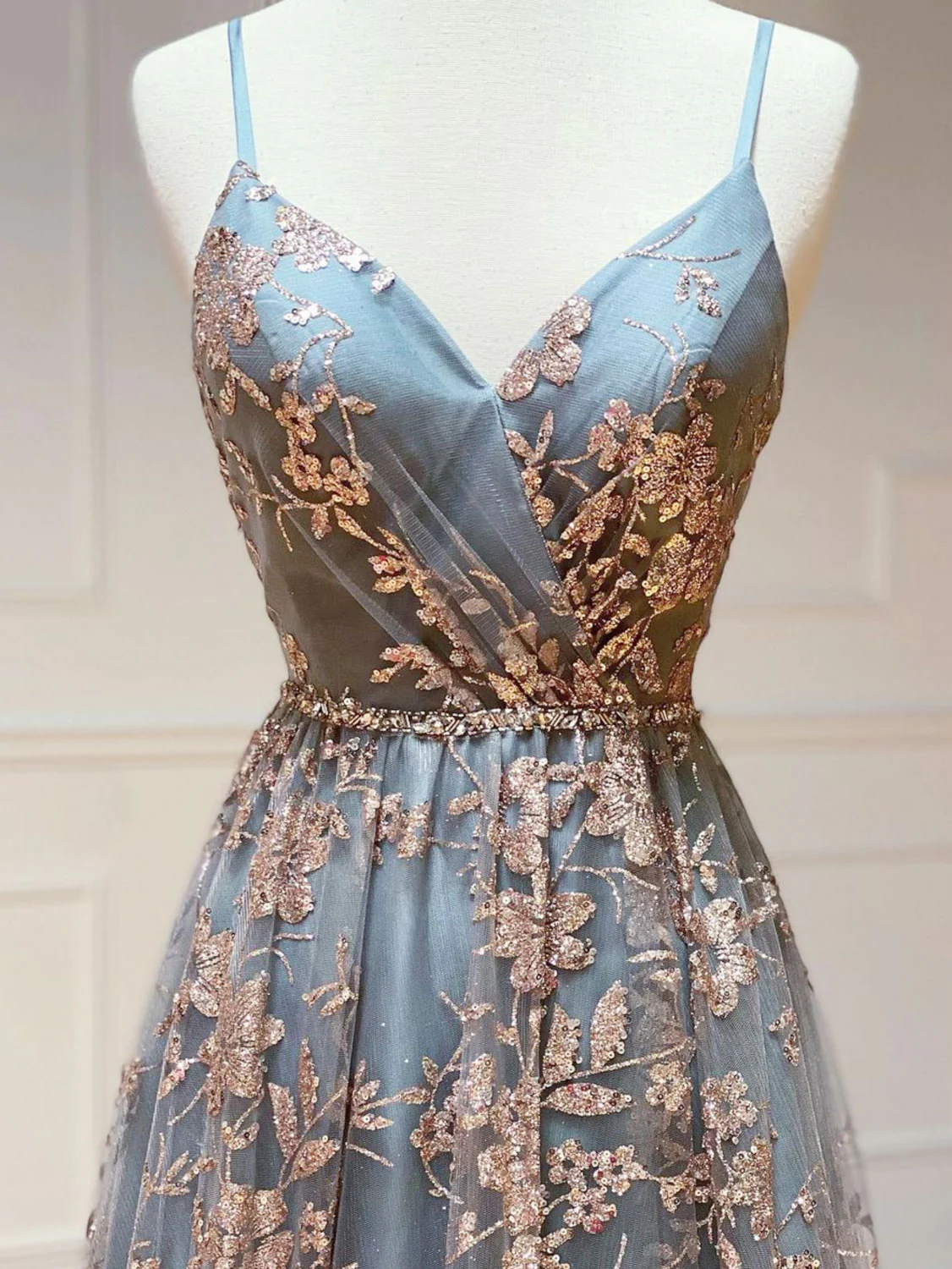 A-Linie V-Ausschnitt Tüll Pailletten Langes Ballkleid Rückenfreies Langes Abendkleid,DP498