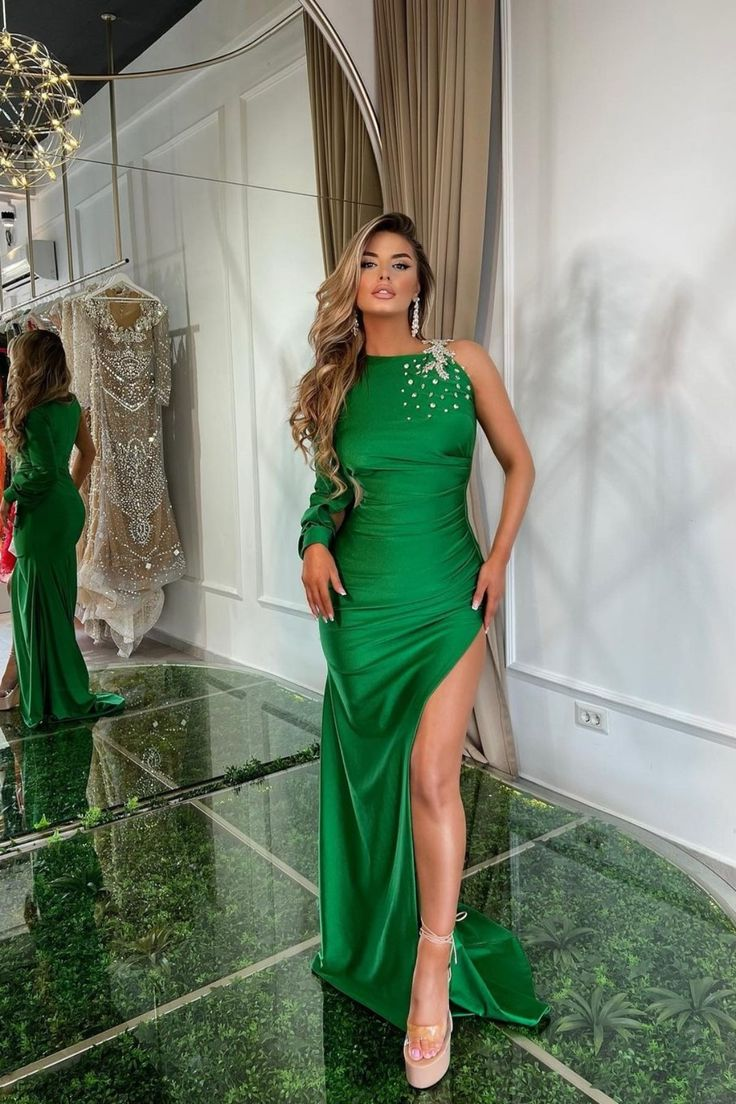 Robe de bal longue en satin vert, asymétrique, manches et strass, avec fente, DP670