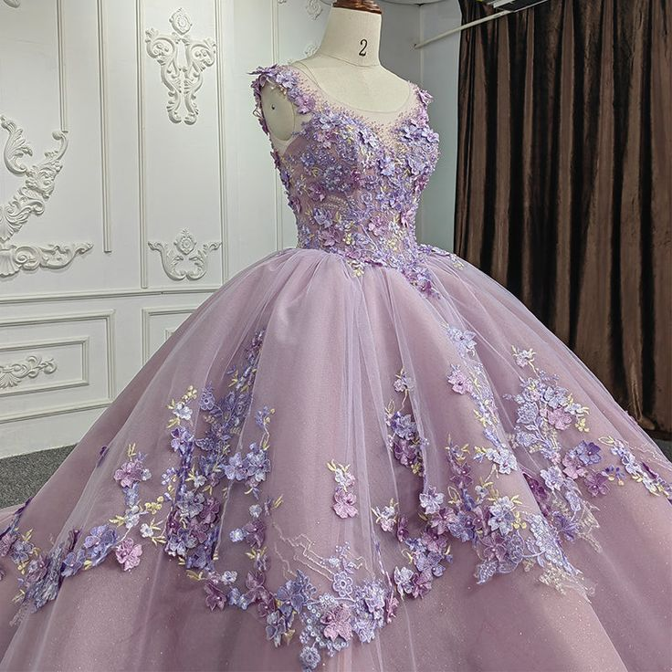 Wunderschönes Quinceanera-Kleid mit Tüll-Applikationen, Ballkleid, Geburtstagspartykleid mit Perlen, DP696