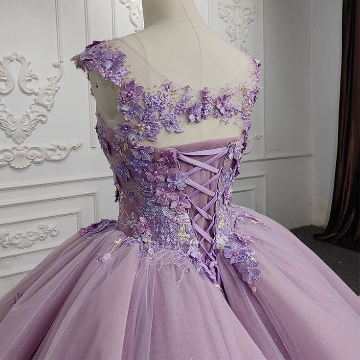 Wunderschönes Quinceanera-Kleid mit Tüll-Applikationen, Ballkleid, Geburtstagspartykleid mit Perlen, DP696