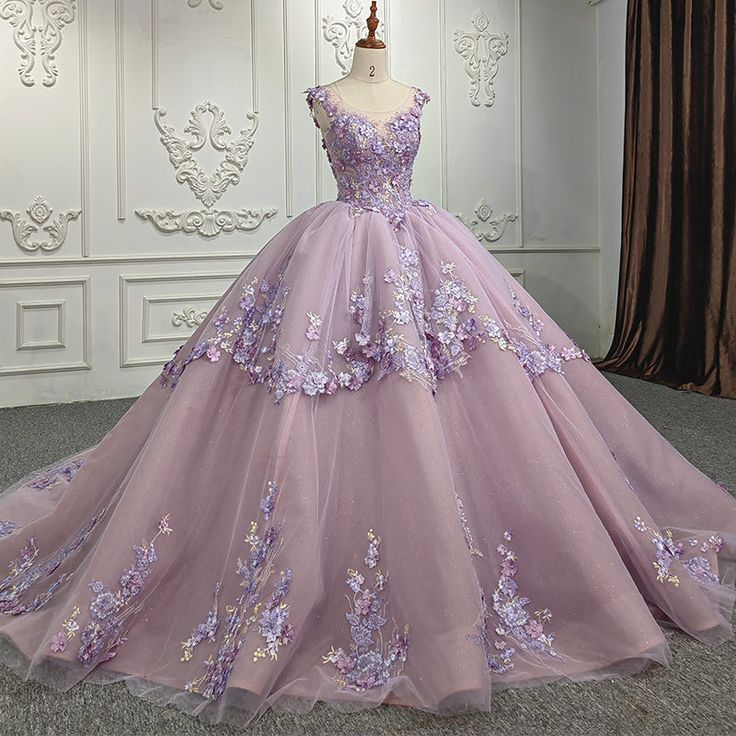Wunderschönes Quinceanera-Kleid mit Tüll-Applikationen, Ballkleid, Geburtstagspartykleid mit Perlen, DP696