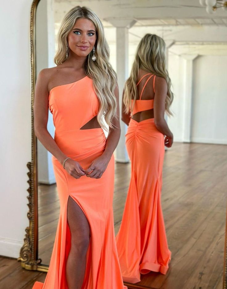 Robe de bal longue noire style sirène asymétrique avec fente, DP741