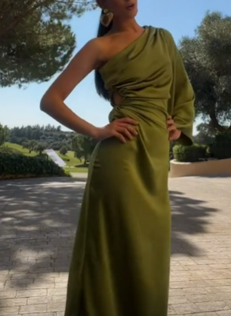 Robe de soirée longue verte asymétrique, DP850