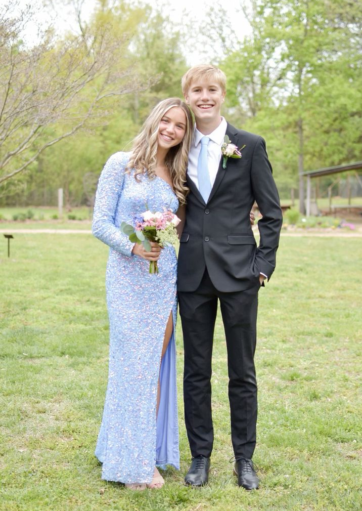 Robe de bal longue bleu clair à une épaule et paillettes avec fente, DP953