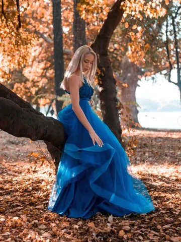 Robe de bal longue bleue asymétrique en tulle avec appliques, DP958