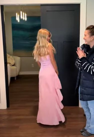 Robe de soirée rose bustier à volants et fente, DP2772