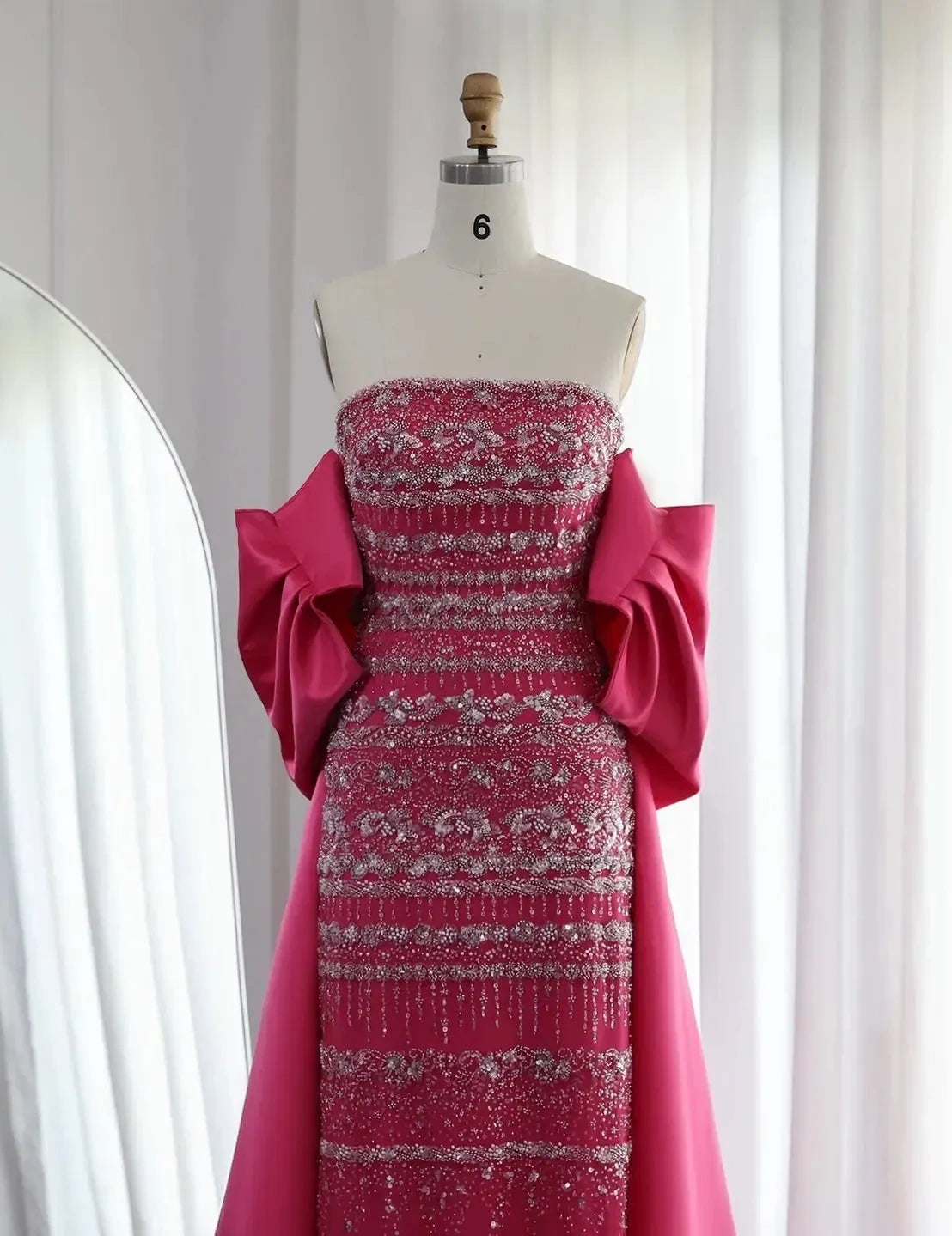 Vintage Glänzendes, perlenbesetztes, trägerloses Etuikleid im Cape-Design, langes Ballkleid, Abendkleid, DP6535