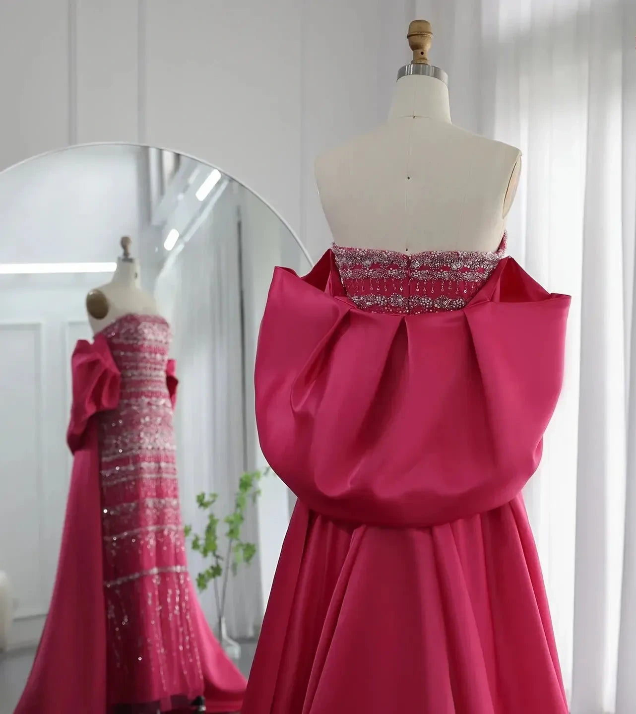 Vintage Glänzendes, perlenbesetztes, trägerloses Etuikleid im Cape-Design, langes Ballkleid, Abendkleid, DP6535