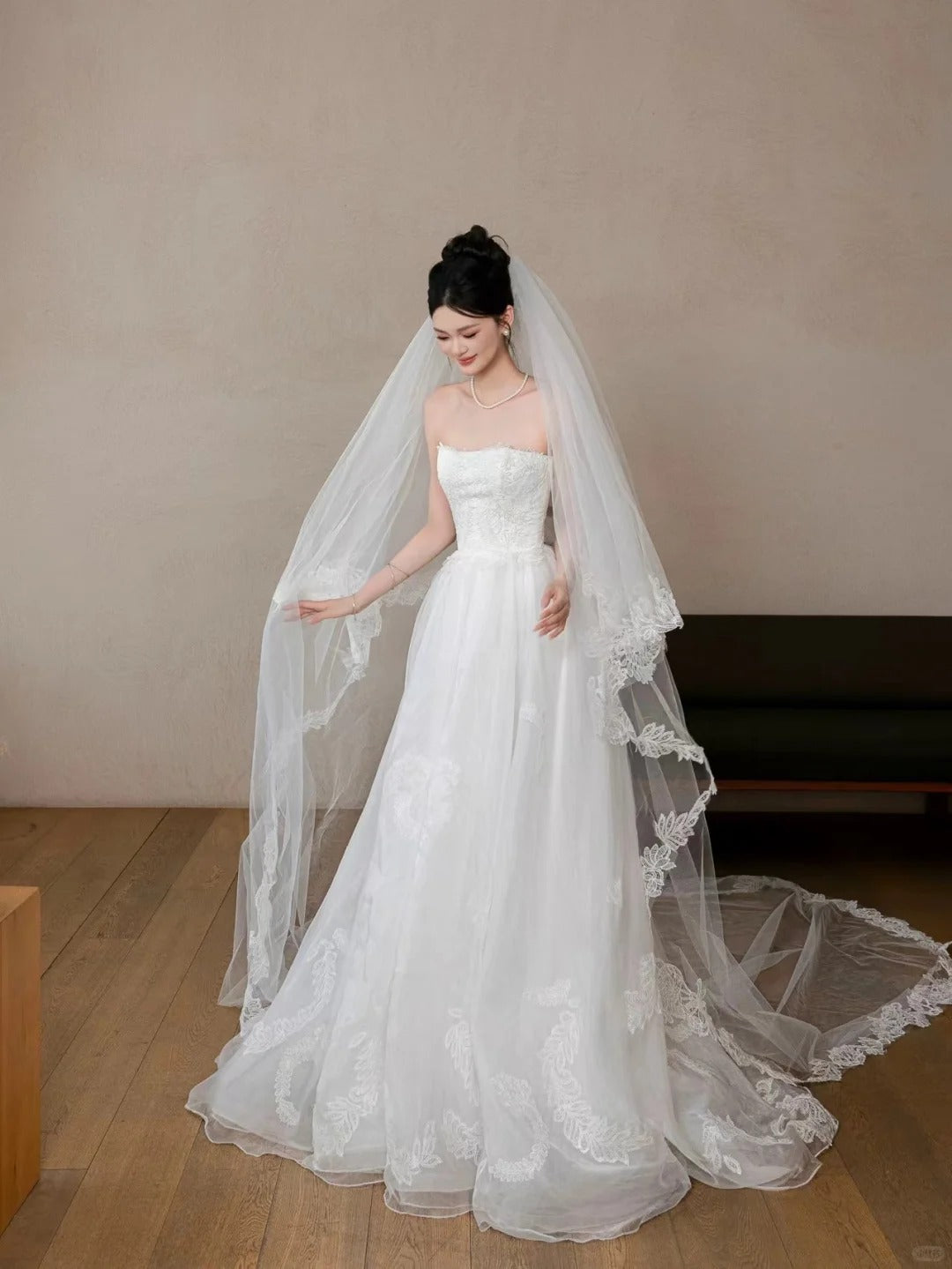 Elegant A-line Halter Neck Long Wedding Dress Lace White Prom Dress MD284