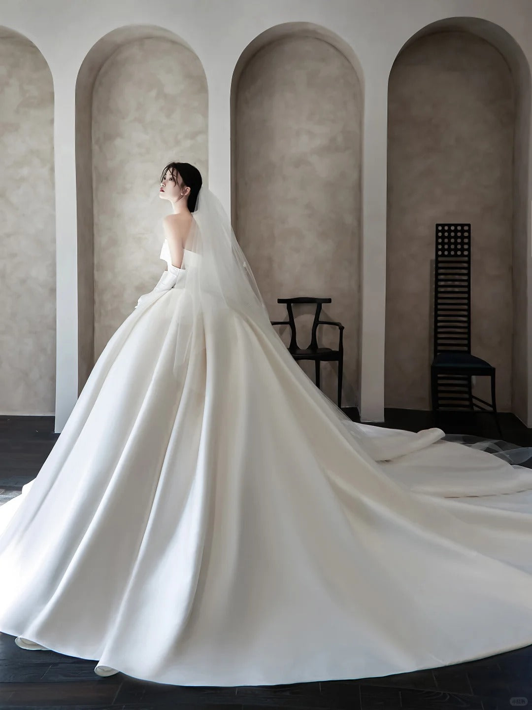 Elegant Ball Gown Off-the-Shoulder Long Wedding Dress Satin White Prom Dress with Gloves MD293
