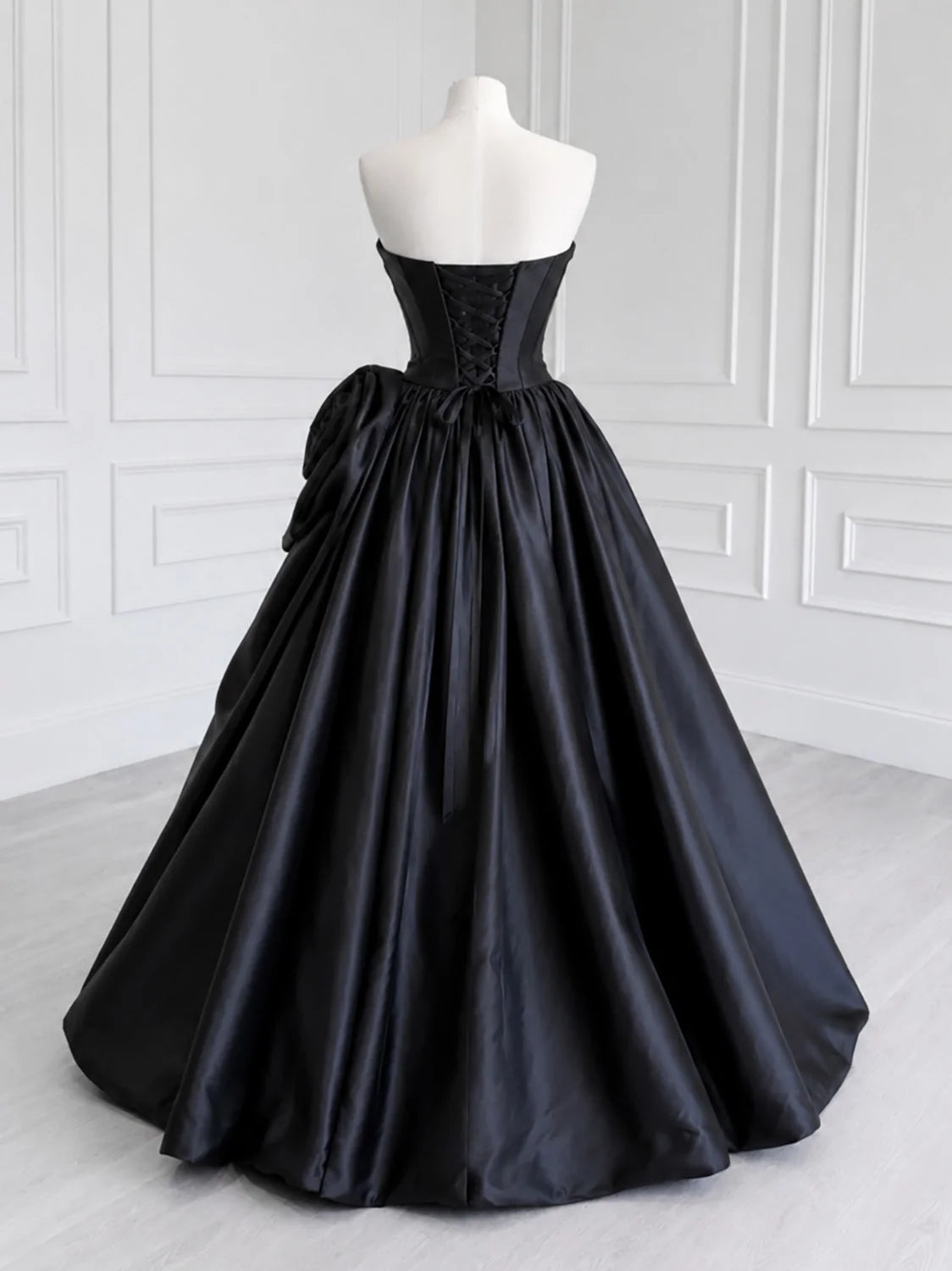 A-line Spoon Neck Satin Black Long Prom Dress MD379