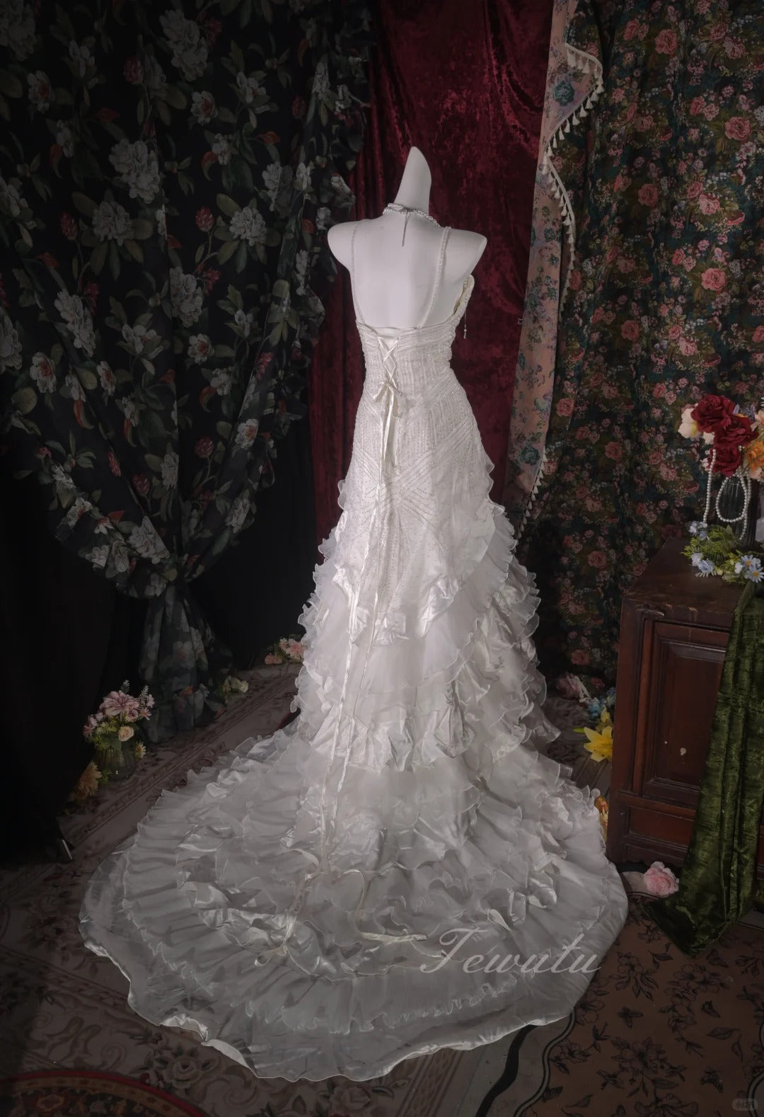 Elegant A-line Halter Neck Long Wedding Dress Beaded Cascade Satin White Prom Dress MD389