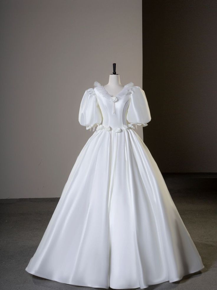 Elegant A-line Round Neck Long Wedding Dress Satin White Prom Dress MD397