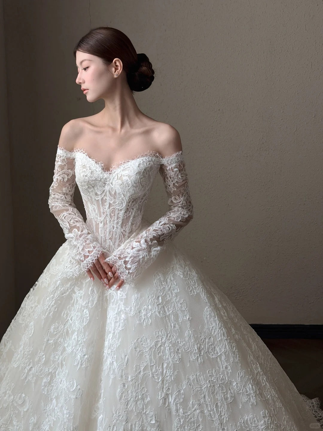 Elegant Ball Gown Off-the-Shoulder Long Wedding Dress Lace White Prom Dress MD489
