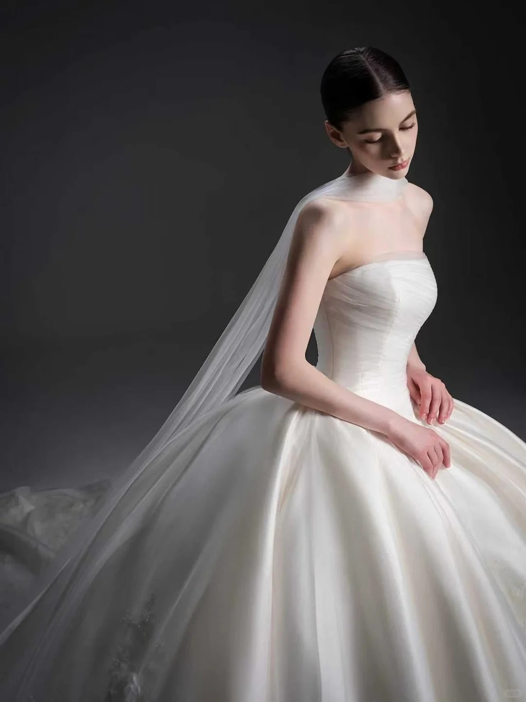 Elegant Ball Gown Strapless Long Wedding Dress Embroidered Satin White Prom Dress MD501