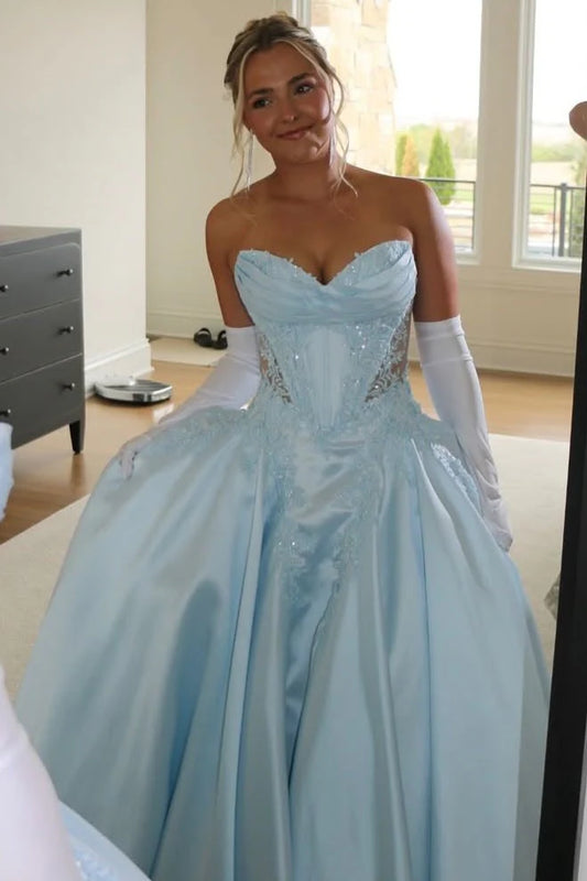 Elegantes hellblaues trägerloses Satin-Spitzenapplikationen & Korsagen-Mieder Quinceanera Ballkleid DP8441