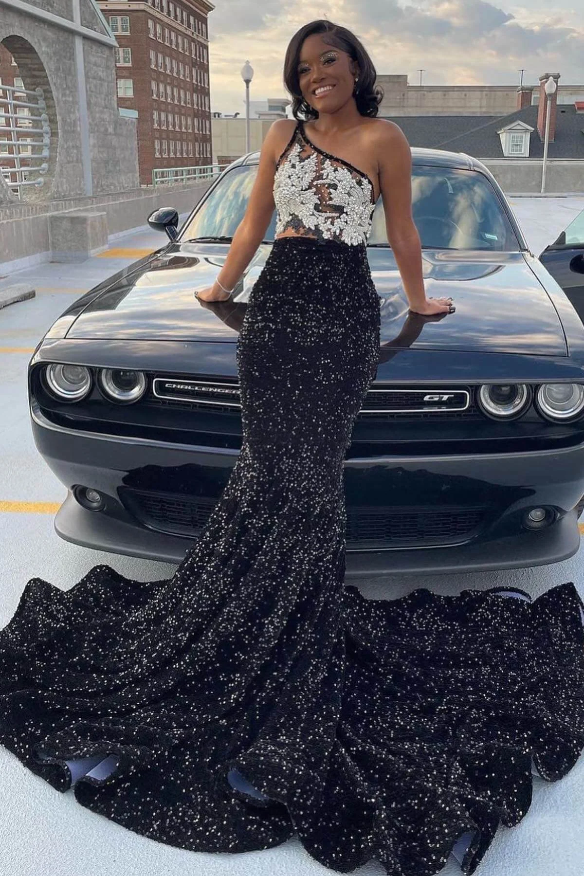 Schwarzes Mädchen One-Shoulder-Apéro-Kleid im Meerjungfrau-Stil mit Pailletten und Perlenbesatz, DP2651