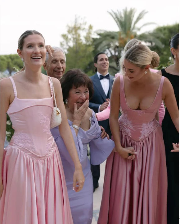 Wunderschönes rosa Spaghettiträger-A-Linien-Satin-Partykleid mit Herzausschnitt, Brautjungfernkleid DP6302