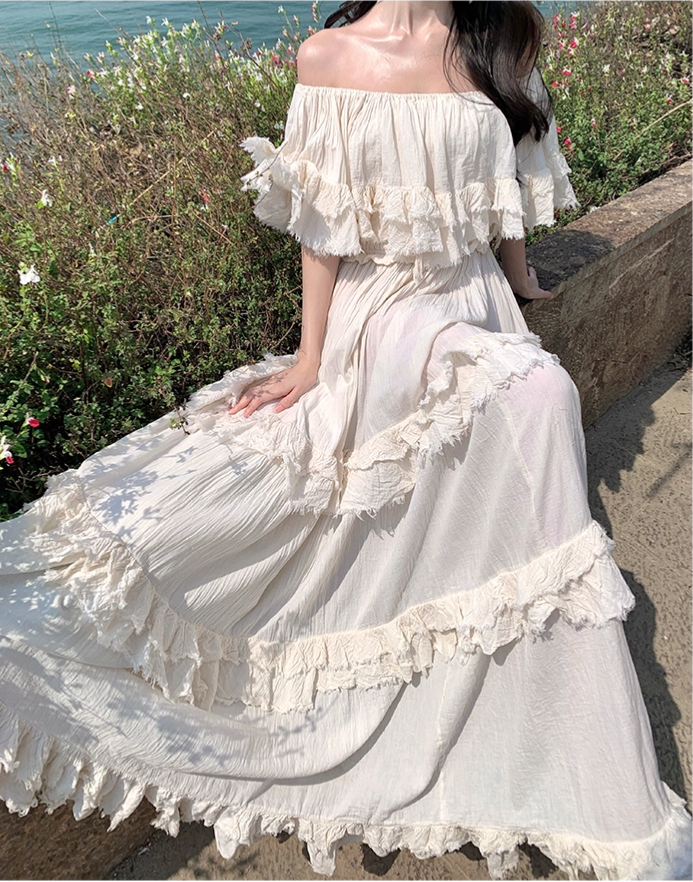 Vintage Elfenbein trägerloses Rüschensaum-Design Elegantes Strandurlaubs-Sommerkleid in A-Linie DP6264