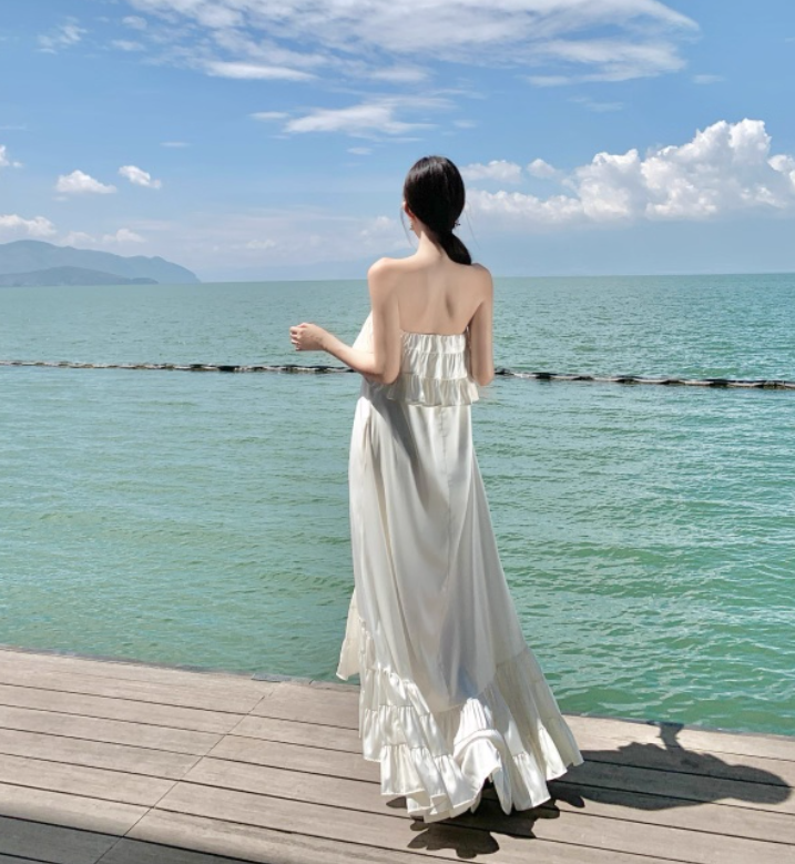Vintage Elfenbein trägerloses Rüschensaum-Design Elegantes Strandurlaub A-Linie Ärmelloses Sommerkleid DP6262