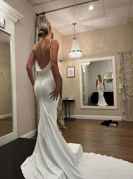 Elegantes weißes Satin-Träger-V-Ausschnitt-Etuikleid mit Schleppe, langes Brautkleid DP6803