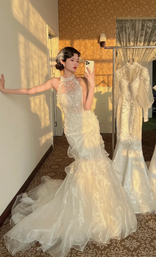 Robe de mariée sirène élégante en tulle blanc appliqué DP7131