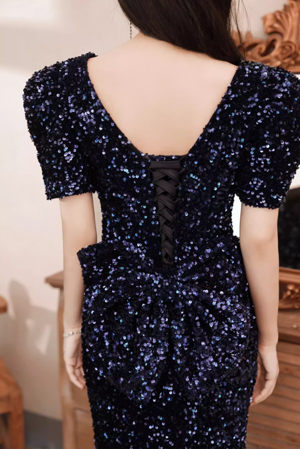 Robe de soirée sirène glamour bleu marine à sequins, col en V et manches bouffantes DP7476