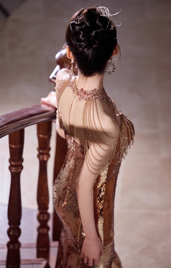 Glamorous Rose Gold Sequin Beaded Halter Neck Prom Dress DP7523