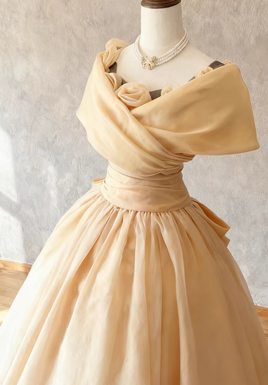 Robe de bal de cérémonie vintage ivoire en tulle, bustier drapé épaules dénudées, idéale pour les 15 ans (Quinceañera) DP7585