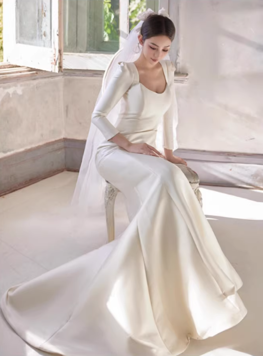 Elegant Cream Mermaid Long-Sleeve Square Neck Wedding Dress DP7670