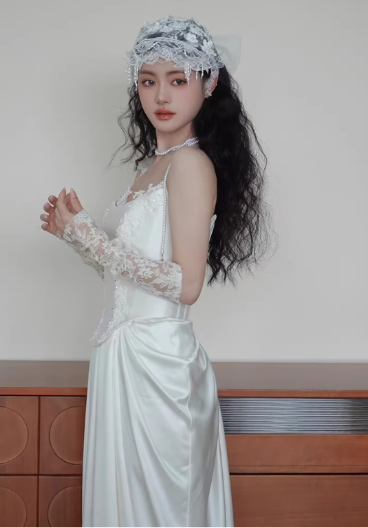 Elegant White Satin Mermaid Lace Bodice Sheer Halter Neck Wedding Dress DP7672