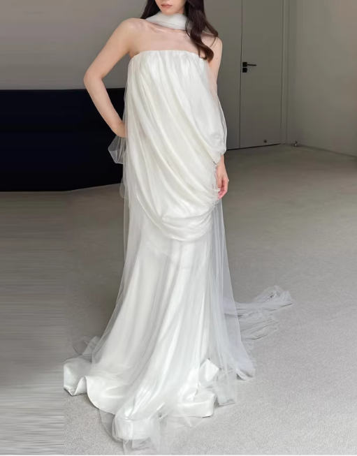 Robe de mariée sirène élégante en tulle transparent ivoire, col halter, froncée DP7677