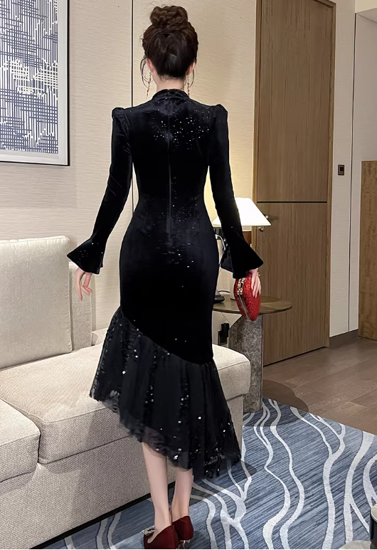 Glamouröses schwarzes Samt-Midikleid mit langen Ärmeln und asymmetrischem Paillettenrüschensaum, Ballkleid DP7696