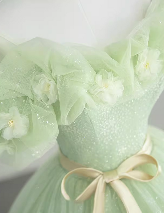 Vintage hellgrünes Pailletten-Tüllkleid mit schulterfreiem 3D-Blumen-Schleifengürtel für Sweet 16 Quinceañera DP7718