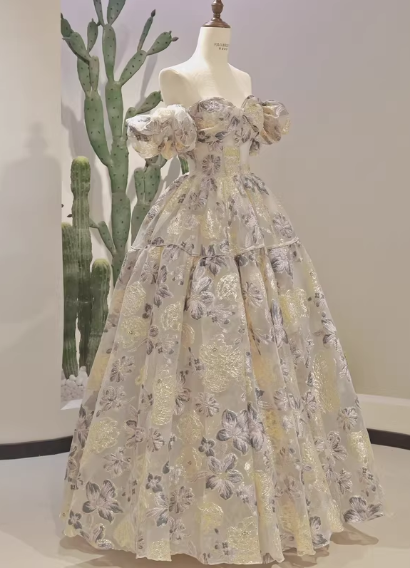 Elegantes, geblümtes Ballkleid mit Herzausschnitt, schulterfrei und Rüschenärmeln für Sweet 16 Quinceañera DP7728