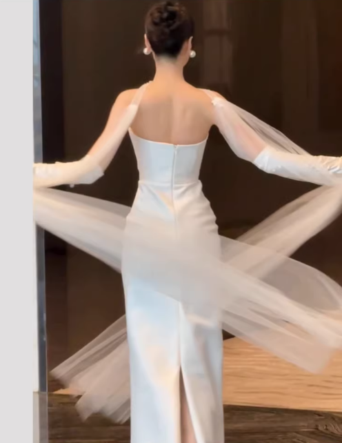 Elegant Ivory Satin Sheath Strapless Tulle Train Wedding Dress DP7739