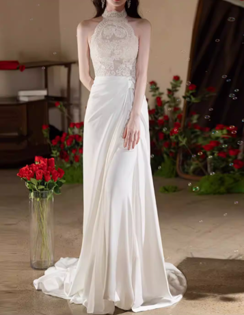 Vintage Ivory Satin Sheath Halter-Neck Lace Bodice & Train Wedding Dress DP7750