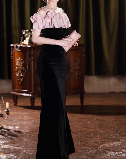 Vintage Black Velvet Mermaid Evening Gown Off-the-Shoulder Ruffled Blush Trim Prom Dress DP7763