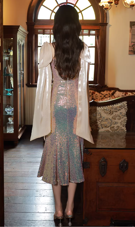 Elegantes, schillerndes Pailletten-Midi-Cocktailkleid im Meerjungfrauenstil aus Satin, DP7793