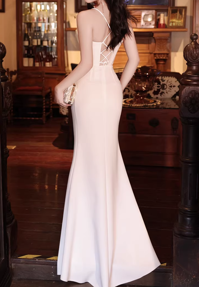 Elegant Ivory Mermaid Evening Gown Sweetheart Neck Satin Slit Spaghetti Strap Prom Dress DP7804