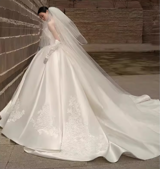 Vintage Ivory Strapless Lace Appliqué A-Line Satin Wedding Dress DP7834