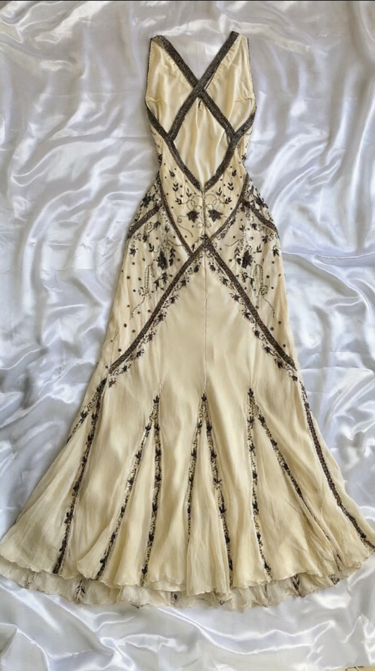 Flapper-Style Beige Embroidery Chiffon Evening Gown Crisscross Straps V-neck Prom Dress DP2284
