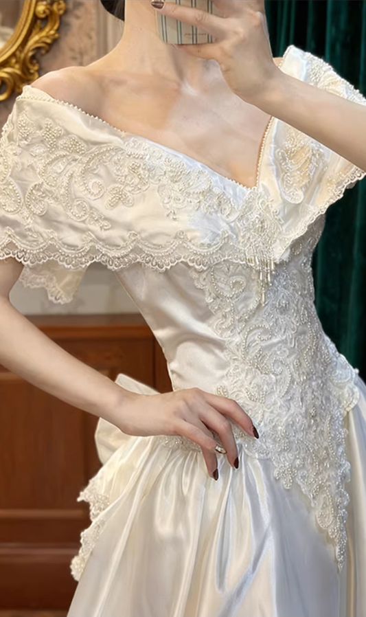 Vintage Ivory Satin Off-the-Shoulder Lace Capelet A-Line Wedding Dress DP8065