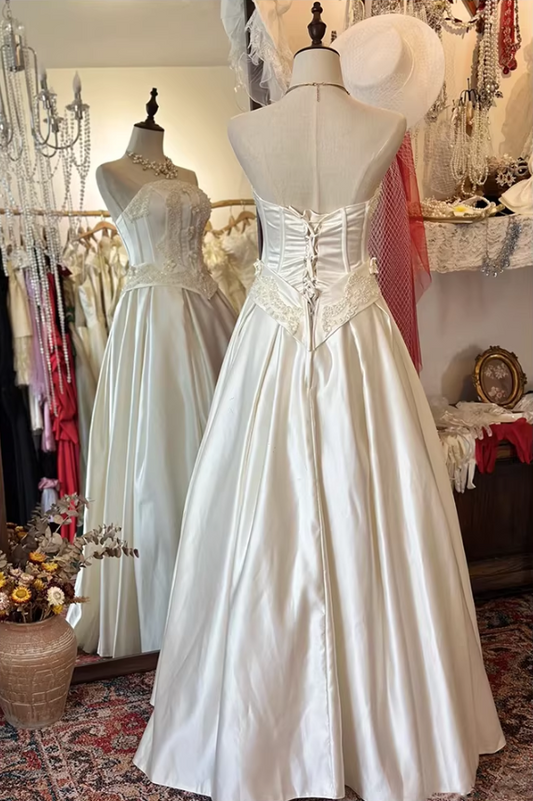 Vintage Ivory Satin Strapless Floral Appliques Wedding Dress DP8067