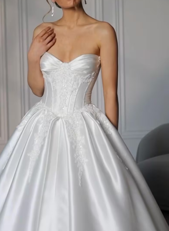 Elegant Satin Lace Applique Bridal Gown Sweetheart Strapless Wedding Dress DP8396