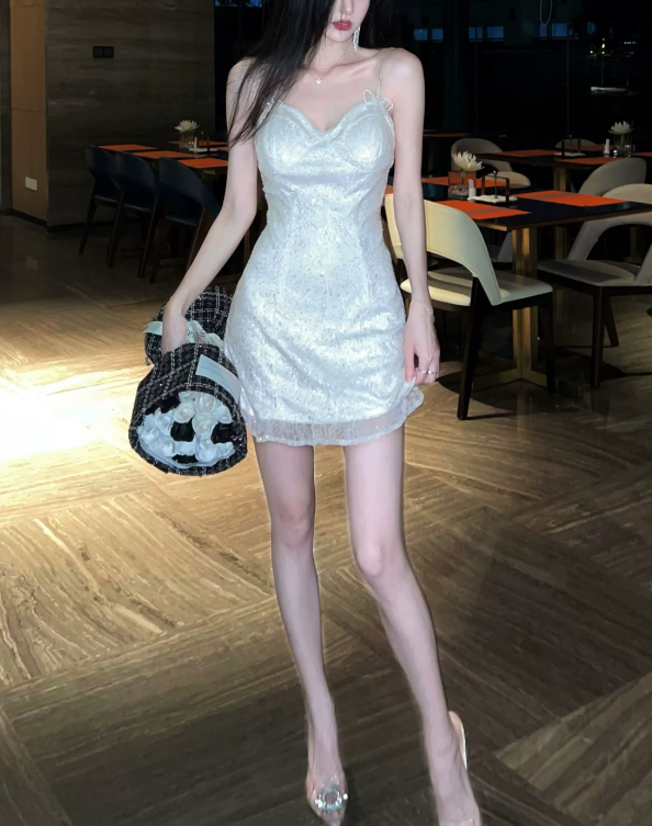 Elegant White Sequin Lace Bodycon Spaghetti Strap Sweetheart Neck Homecoming Dress DP8816