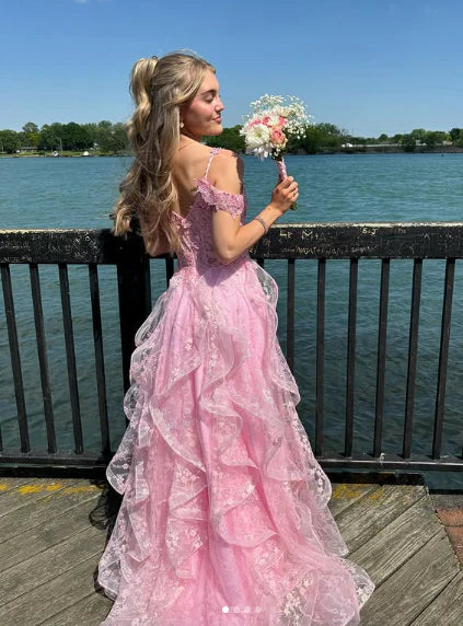 Elegantes pinkfarbenes, schulterfreies A-Linien-Ballkleid mit Spitzenapplikationen, Rüschen und Tüll-Abendkleid DP8233