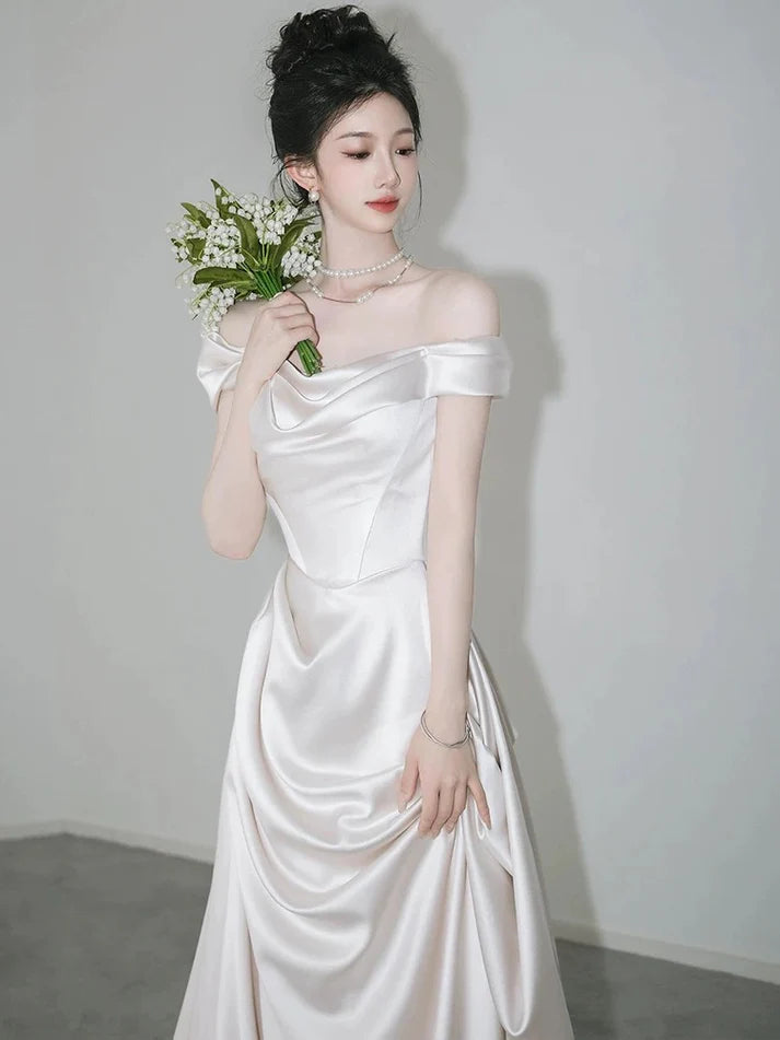 Robe de mariée trapèze élégante en satin, style rétro, épaules dénudées, longueur au sol, DP6114