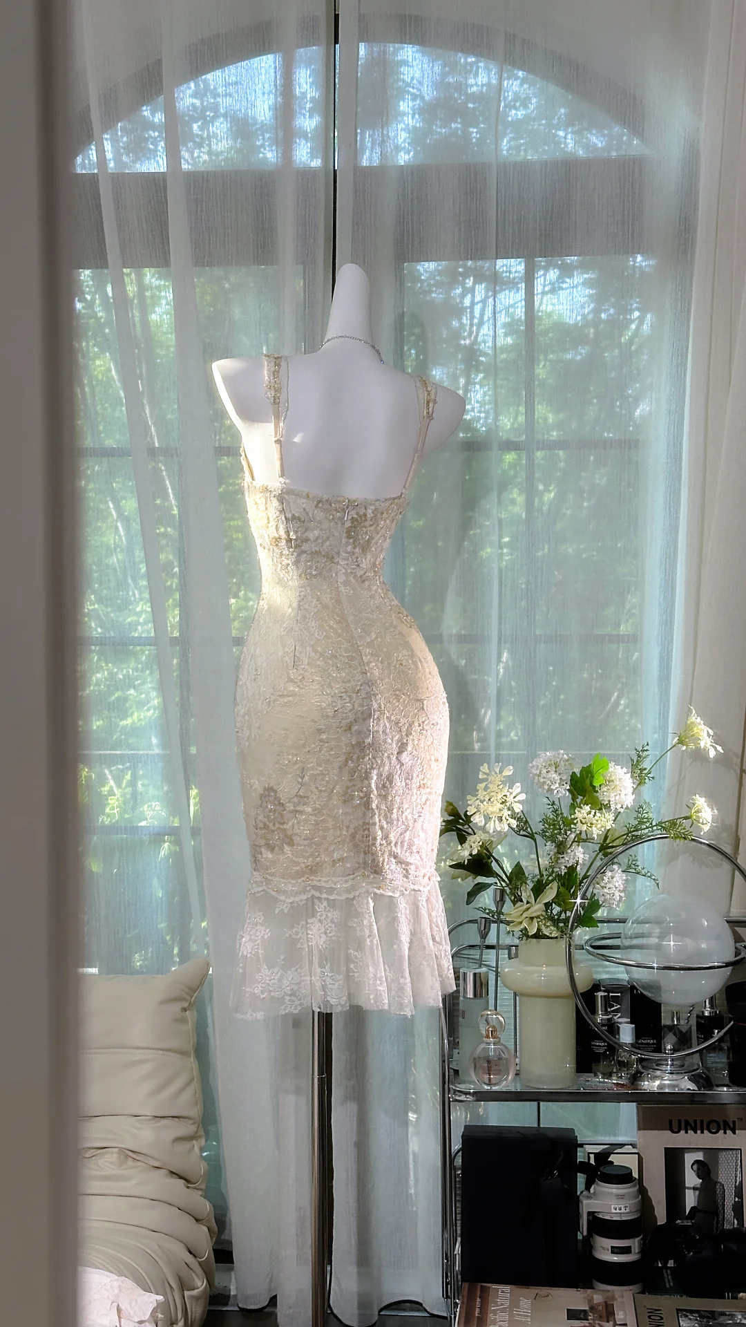 Vintage Elfenbein Spitze Homecoming Kleid Glänzende Pailletten V-Ausschnitt Etuikleid Partykleid Cocktailkleid, DP6545